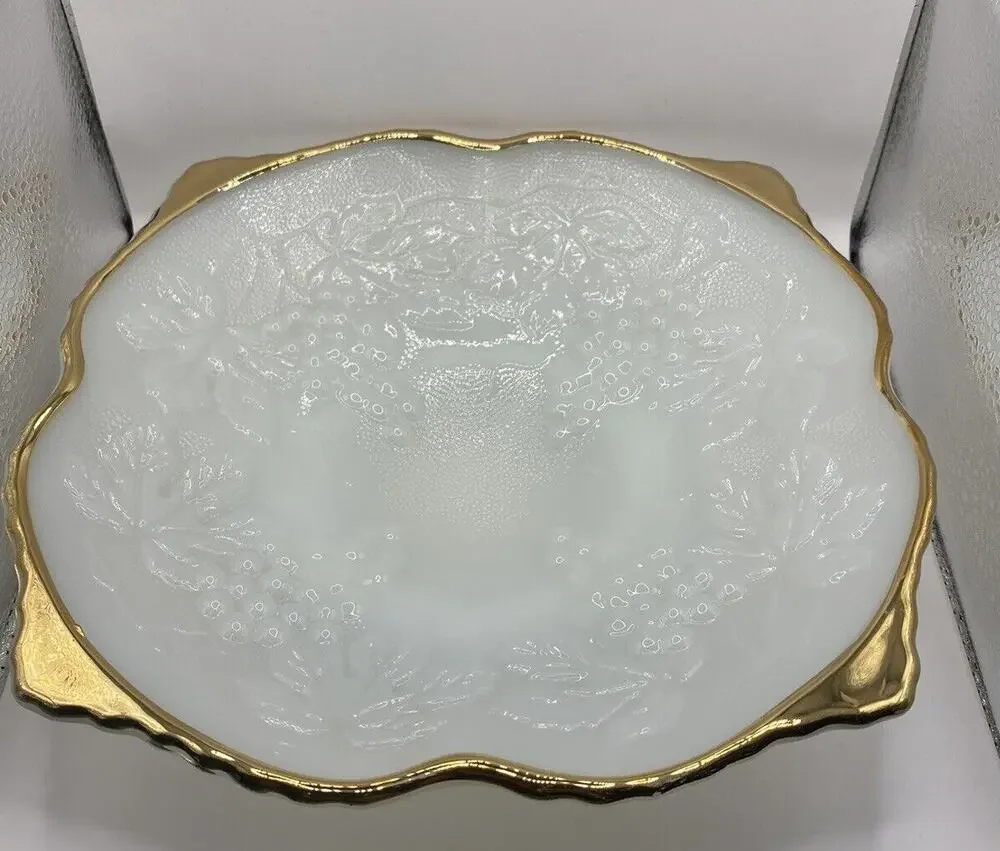 White Milk Glass Grape Raised Plate Dish Serving Fruit Bowl Gold Trim Vintage